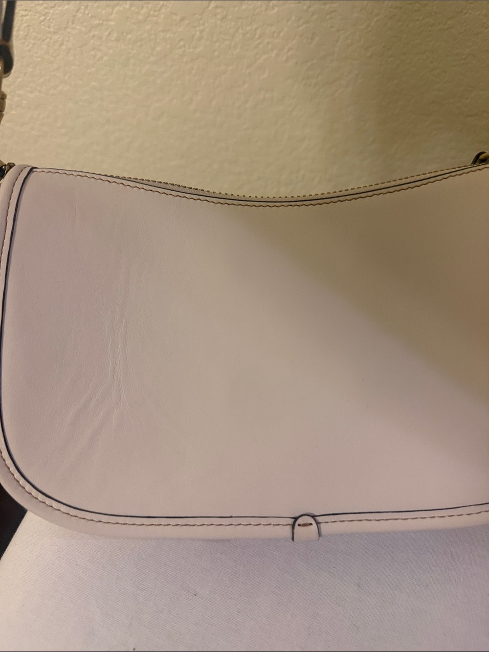 COACH SWINGER BAG brass/chalk Shoulder Bag. - Picture 3 of 10